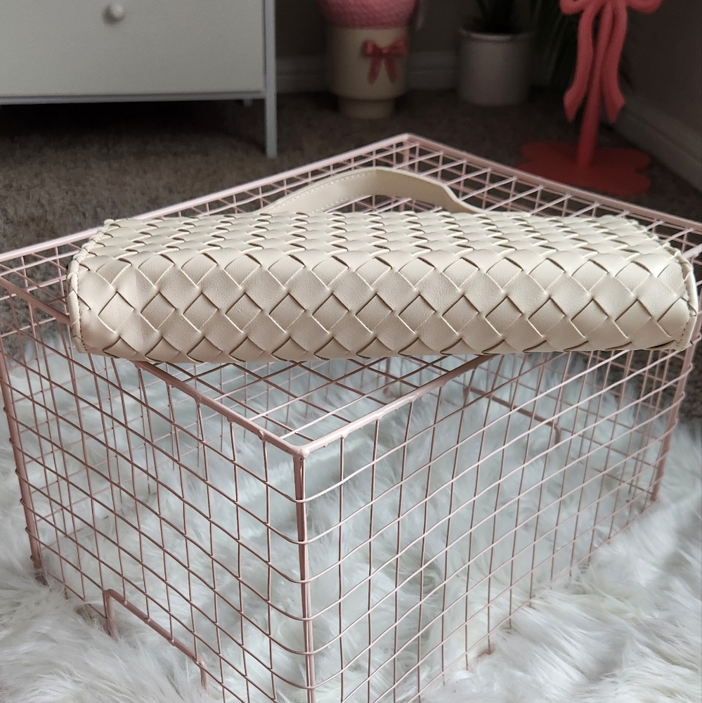 Urban Expressions Cream Woven Wristlet - Picture 3 of 6